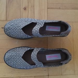 Bare traps Ursala in Bronze 7.5